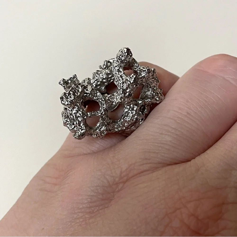 Vintage signed Vogue Brutalist freeform organic silvertone adjustable ring